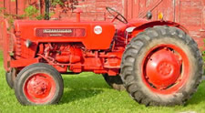 International B275 Tractors